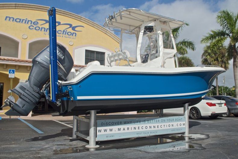 Thumbnail 10 for Used 2009 Sea Hunt 207 Triton boat for sale in West Palm Beach, FL