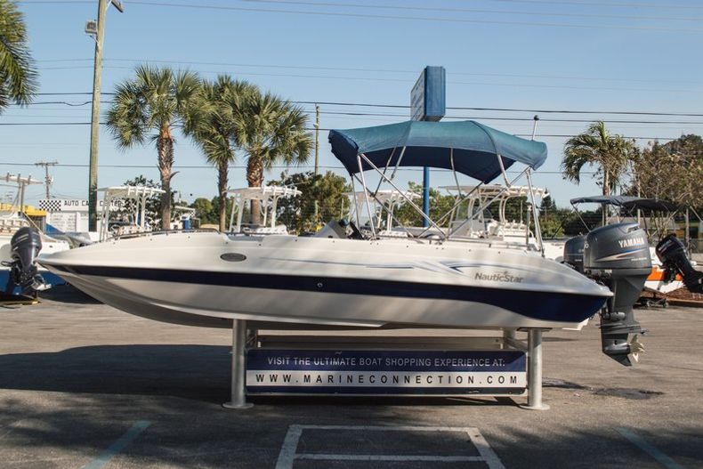Thumbnail 3 for Used 2007 NauticStar 200SC Sport Deck boat for sale in West Palm Beach, FL