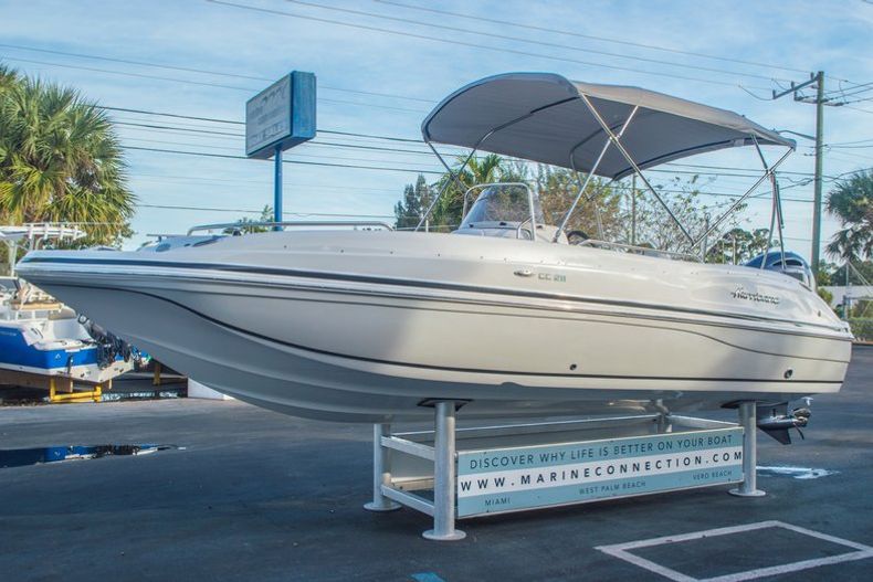 Thumbnail 3 for New 2016 Hurricane CC211 Center Consle boat for sale in West Palm Beach, FL