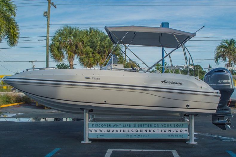 Thumbnail 4 for New 2016 Hurricane CC211 Center Consle boat for sale in West Palm Beach, FL