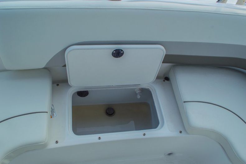 Thumbnail 16 for New 2016 Hurricane CC211 Center Consle boat for sale in West Palm Beach, FL