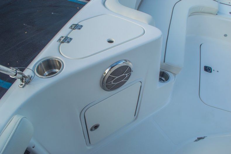 Thumbnail 34 for New 2016 Hurricane CC211 Center Consle boat for sale in West Palm Beach, FL