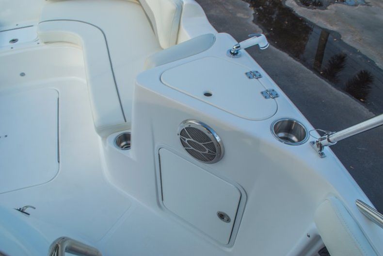 Thumbnail 38 for New 2016 Hurricane CC211 Center Consle boat for sale in West Palm Beach, FL
