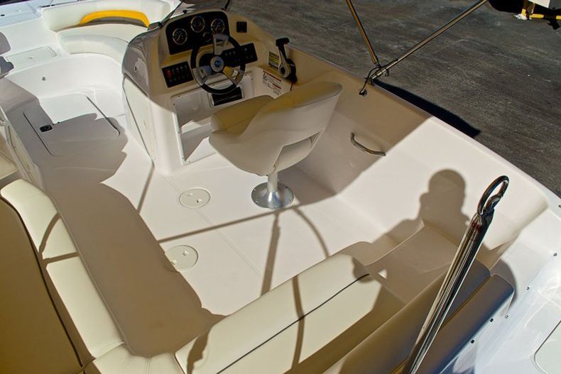 Thumbnail 27 for New 2013 Hurricane SunDeck Sport SS 188 OB boat for sale in West Palm Beach, FL