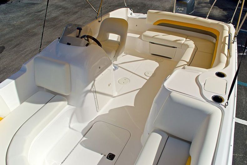 Thumbnail 46 for New 2013 Hurricane SunDeck Sport SS 188 OB boat for sale in West Palm Beach, FL