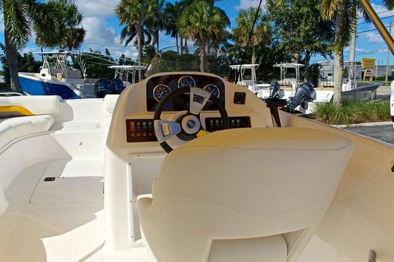 Thumbnail 53 for New 2013 Hurricane SunDeck Sport SS 188 OB boat for sale in West Palm Beach, FL