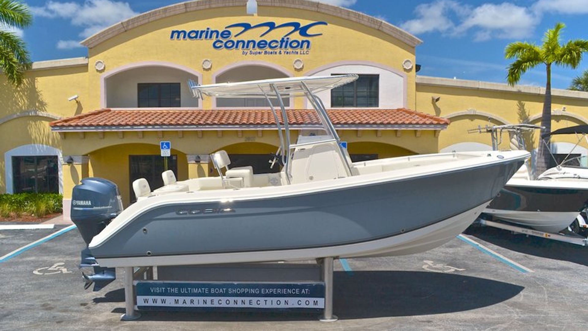 New 2013 Cobia 217 Center Console #R081 image 1