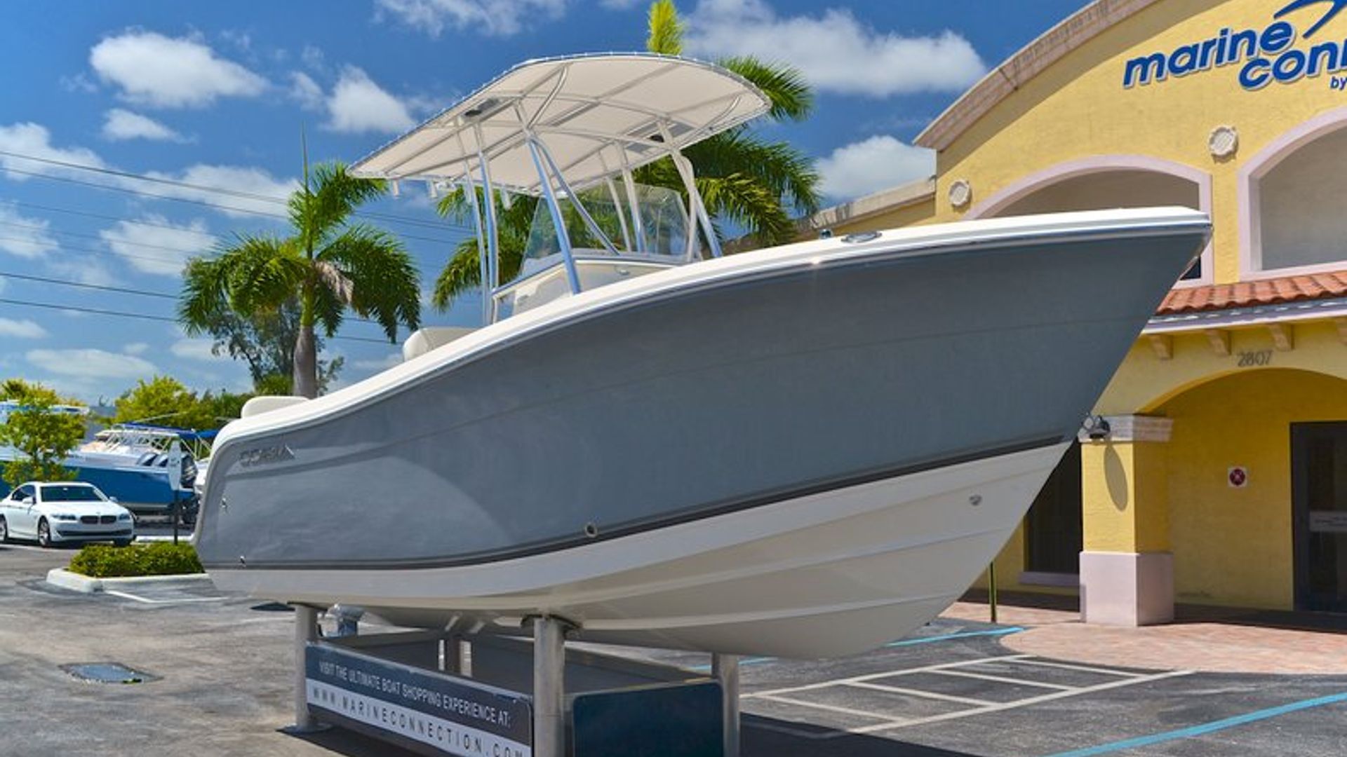 New 2013 Cobia 217 Center Console #R081 image 2