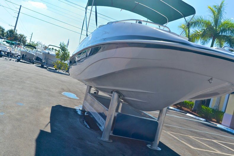 Thumbnail 2 for Used 2000 Tahoe 220 Deck Boat boat for sale in West Palm Beach, FL