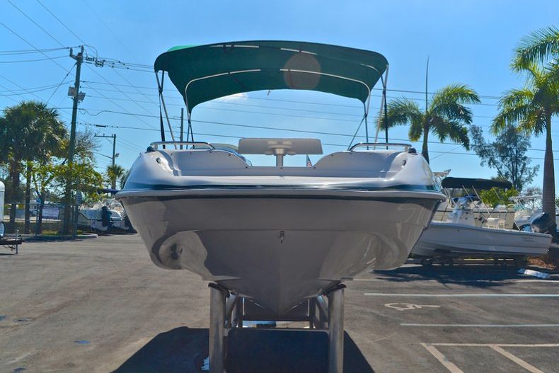 Thumbnail 3 for Used 2000 Tahoe 220 Deck Boat boat for sale in West Palm Beach, FL