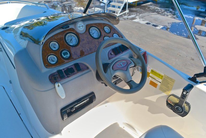 Thumbnail 57 for Used 2000 Tahoe 220 Deck Boat boat for sale in West Palm Beach, FL
