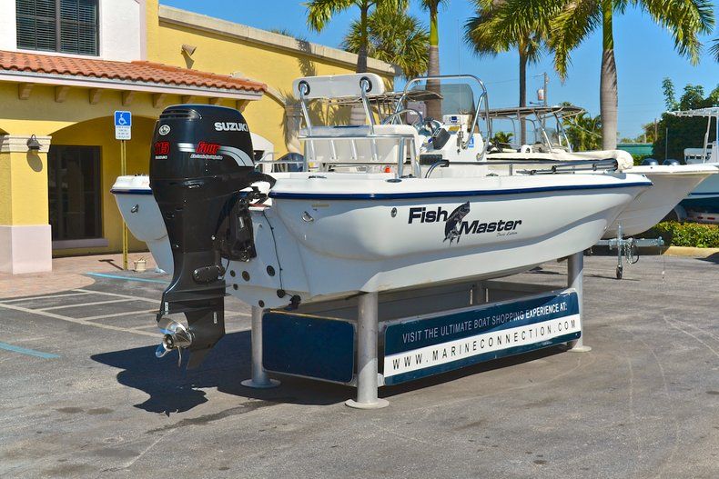 Thumbnail 7 for Used 2002 Mako Fishmaster 1900 CC Travis Edition boat for sale in West Palm Beach, FL