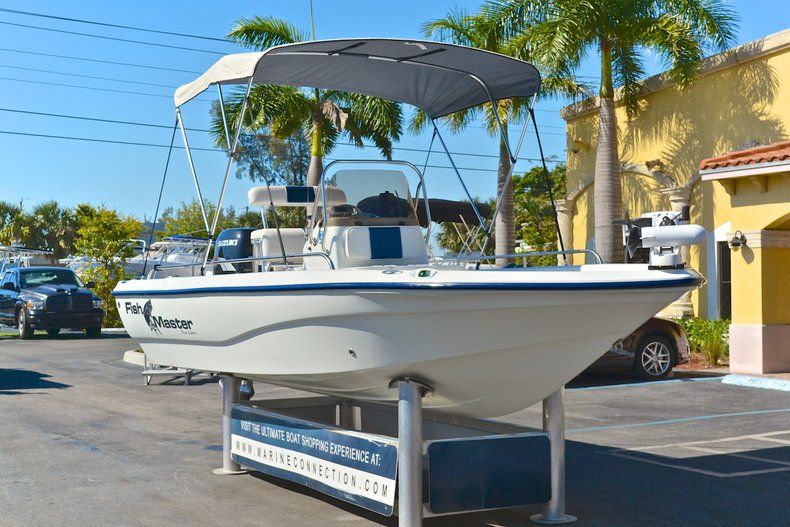 Thumbnail 9 for Used 2002 Mako Fishmaster 1900 CC Travis Edition boat for sale in West Palm Beach, FL