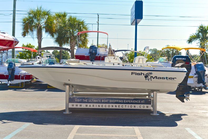Thumbnail 4 for Used 2002 Mako Fishmaster 1900 CC Travis Edition boat for sale in West Palm Beach, FL