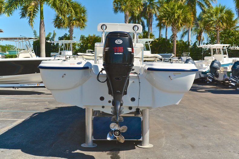 Thumbnail 6 for Used 2002 Mako Fishmaster 1900 CC Travis Edition boat for sale in West Palm Beach, FL