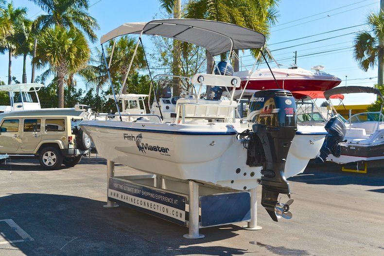Thumbnail 13 for Used 2002 Mako Fishmaster 1900 CC Travis Edition boat for sale in West Palm Beach, FL