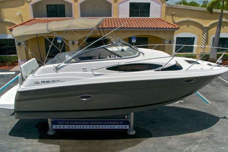 Thumbnail 138 for Used 2009 Regal 2565 Window Express boat for sale in West Palm Beach, FL