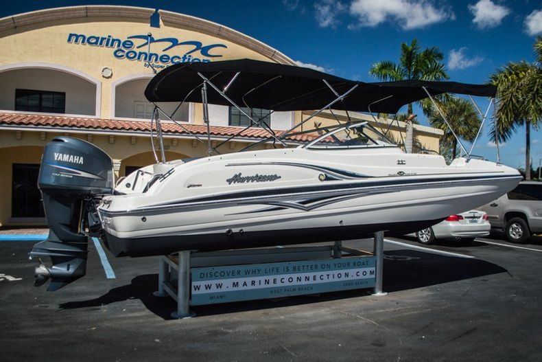 Thumbnail 7 for Used 2006 Hurricane SunDeck SD 237 OB boat for sale in West Palm Beach, FL