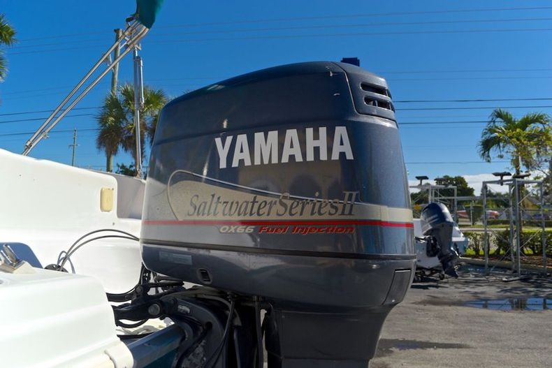 Thumbnail 15 for Used 2001 Hurricane SunDeck SD 217 OB boat for sale in West Palm Beach, FL