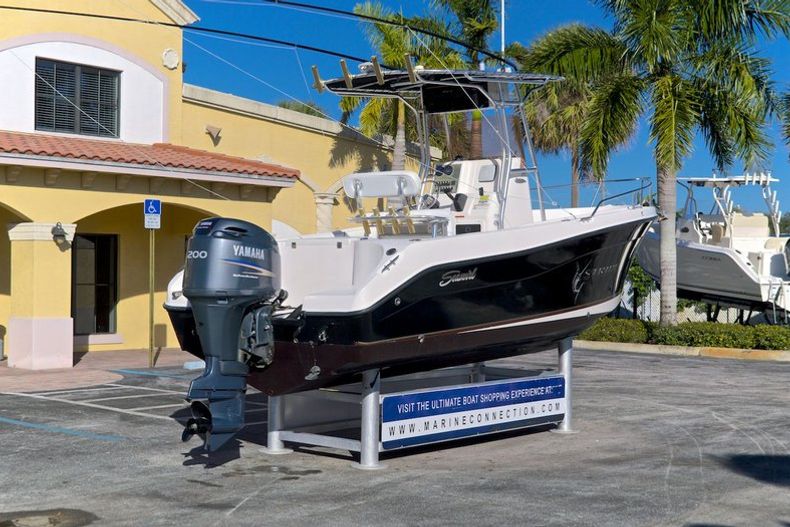 Thumbnail 7 for Used 2007 Seaswirl 2101 Striper Center Console boat for sale in West Palm Beach, FL