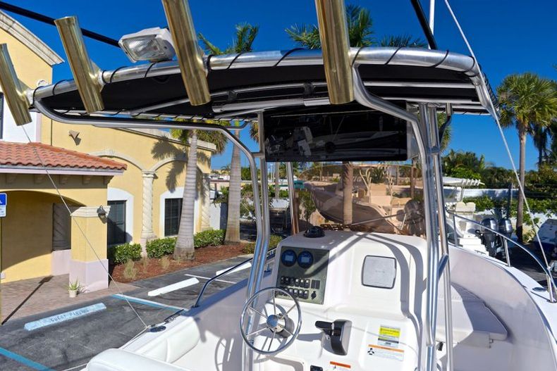 Thumbnail 32 for Used 2007 Seaswirl 2101 Striper Center Console boat for sale in West Palm Beach, FL