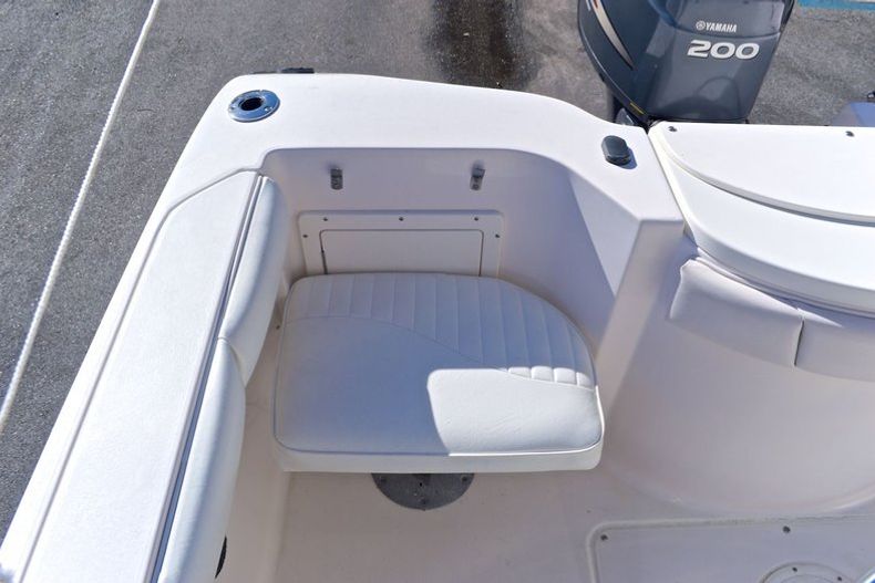 Thumbnail 42 for Used 2007 Seaswirl 2101 Striper Center Console boat for sale in West Palm Beach, FL