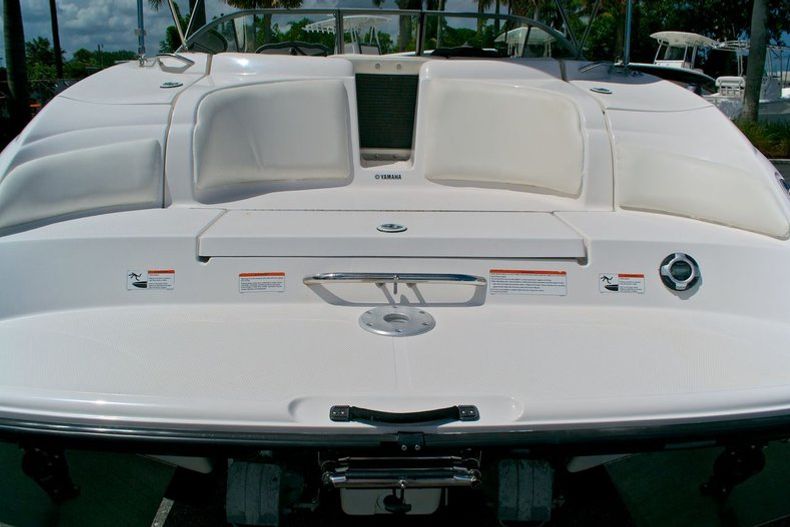 Thumbnail 20 for Used 2005 Yamaha SX 230 Twin Engine boat for sale in West Palm Beach, FL