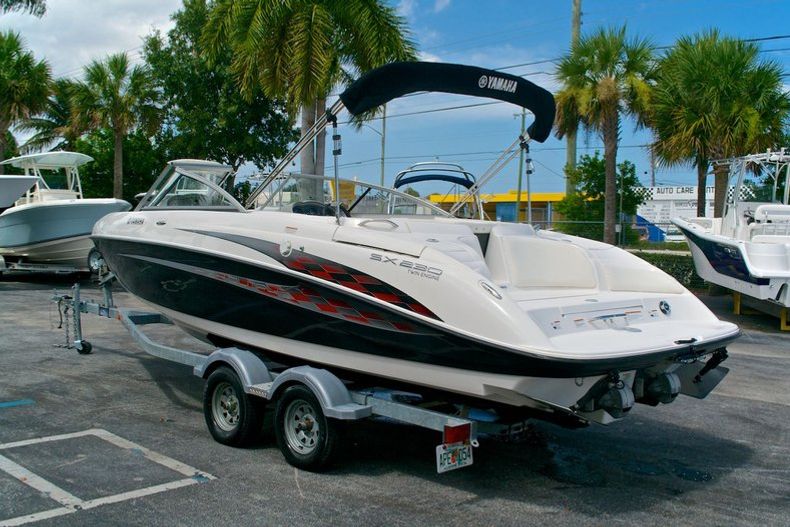 Thumbnail 13 for Used 2005 Yamaha SX 230 Twin Engine boat for sale in West Palm Beach, FL