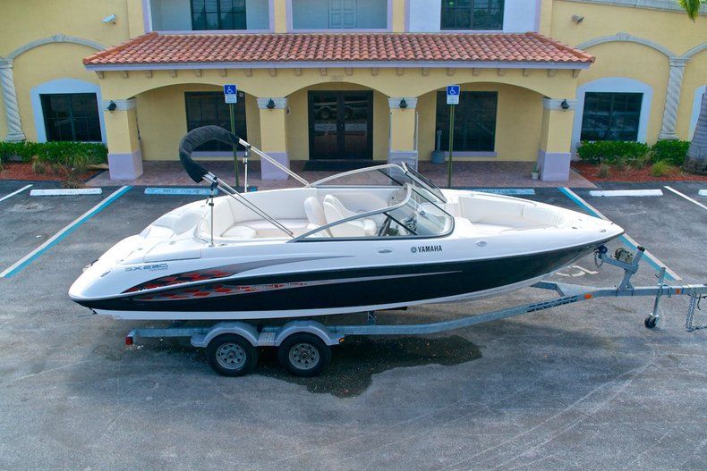 Thumbnail 85 for Used 2005 Yamaha SX 230 Twin Engine boat for sale in West Palm Beach, FL