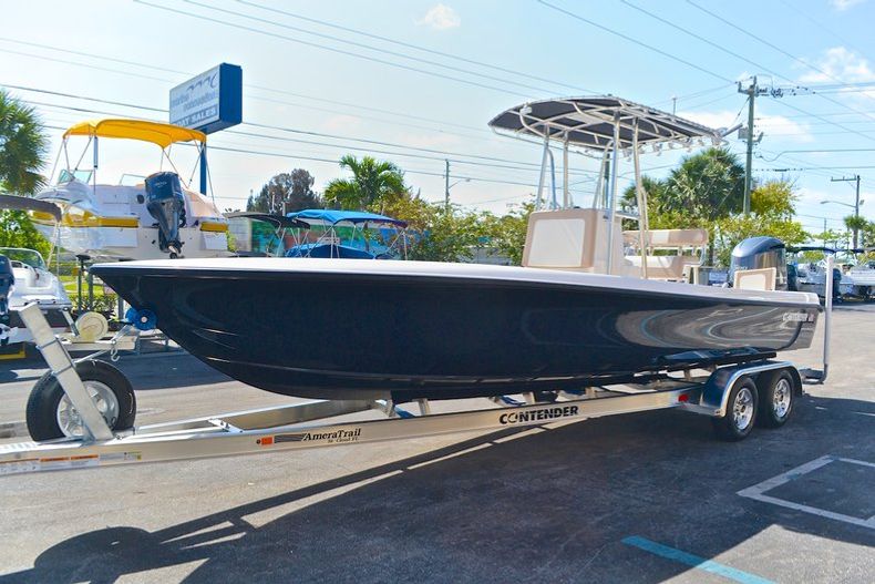 Thumbnail 4 for New 2013 Contender 25 Bay boat for sale in West Palm Beach, FL