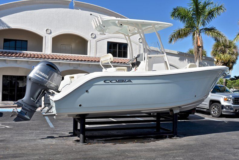Thumbnail 6 for New 2018 Cobia 220 Center Console boat for sale in Fort Lauderdale, FL