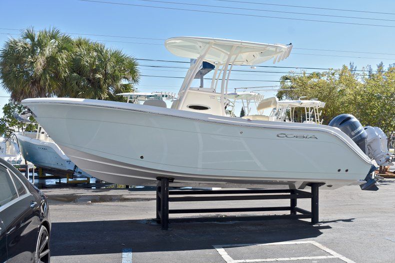 Thumbnail 3 for New 2018 Cobia 220 Center Console boat for sale in Fort Lauderdale, FL