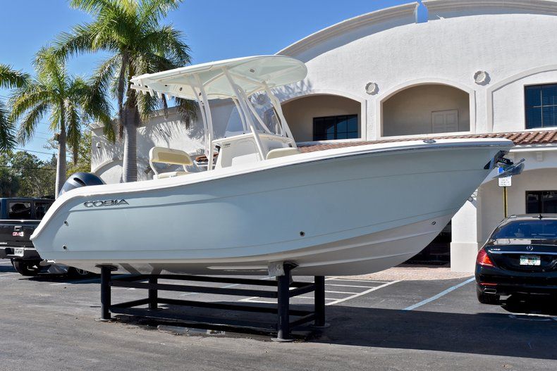 Thumbnail 1 for New 2018 Cobia 220 Center Console boat for sale in Fort Lauderdale, FL