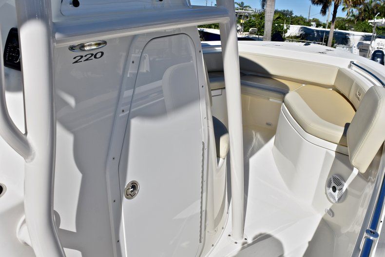 Thumbnail 35 for New 2018 Cobia 220 Center Console boat for sale in Fort Lauderdale, FL