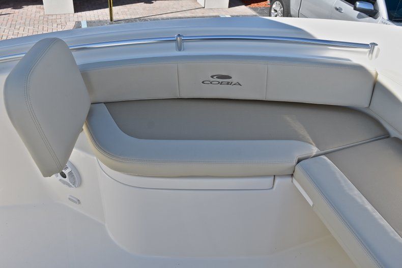 Thumbnail 43 for New 2018 Cobia 220 Center Console boat for sale in Fort Lauderdale, FL