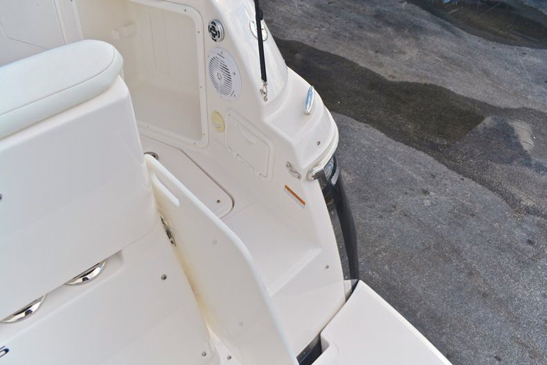 Thumbnail 17 for Used 2008 Regal 2565 Window Express boat for sale in West Palm Beach, FL