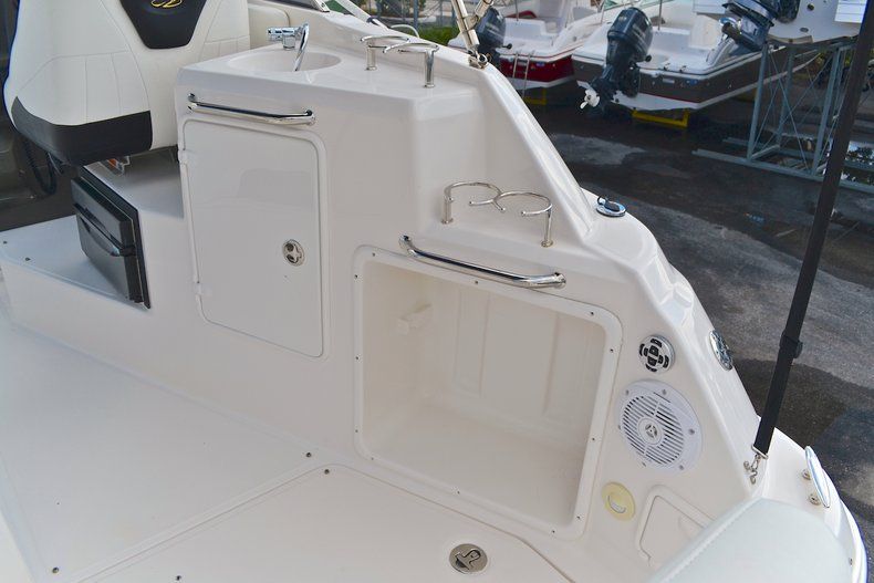 Thumbnail 20 for Used 2008 Regal 2565 Window Express boat for sale in West Palm Beach, FL