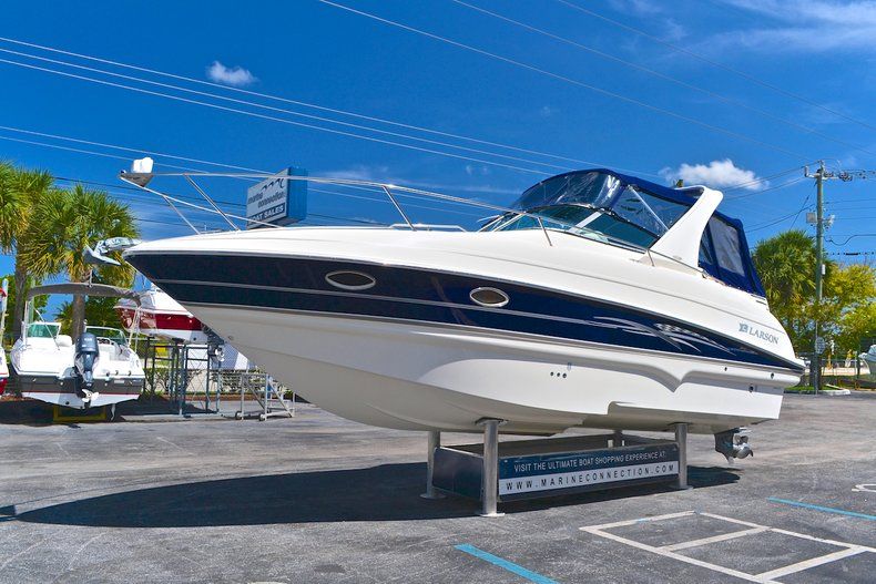 Thumbnail 3 for Used 2007 Larson 274 Cabrio Cruiser boat for sale in West Palm Beach, FL