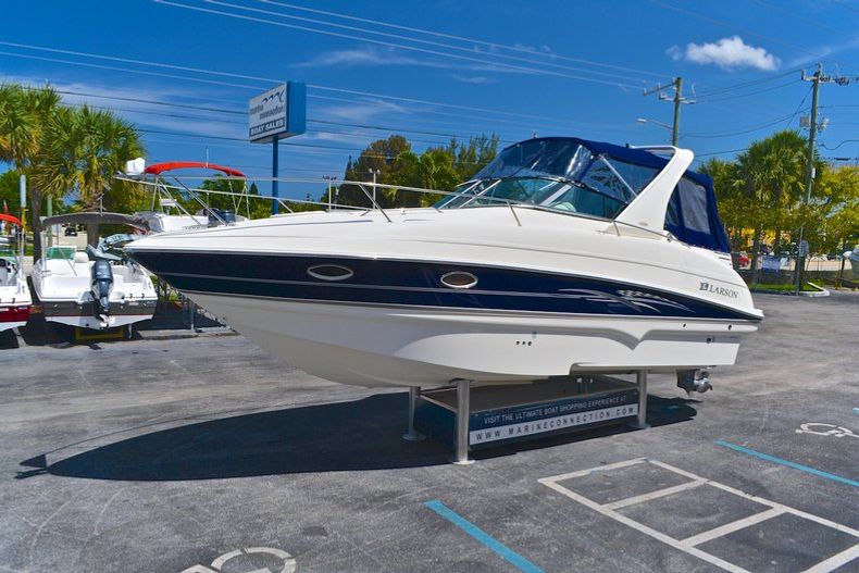 Thumbnail 4 for Used 2007 Larson 274 Cabrio Cruiser boat for sale in West Palm Beach, FL