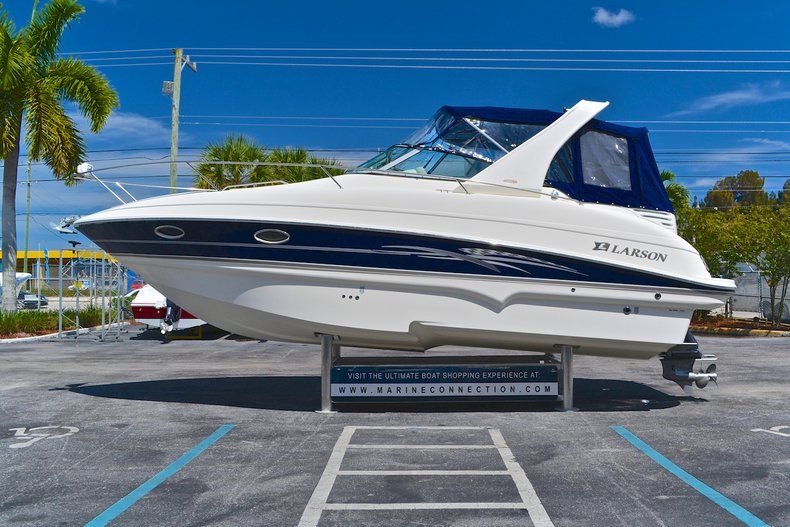 Thumbnail 5 for Used 2007 Larson 274 Cabrio Cruiser boat for sale in West Palm Beach, FL