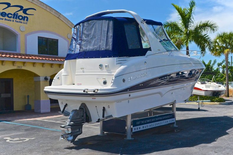 Thumbnail 8 for Used 2007 Larson 274 Cabrio Cruiser boat for sale in West Palm Beach, FL
