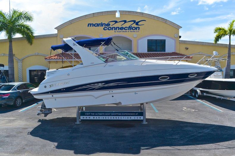 Thumbnail 9 for Used 2007 Larson 274 Cabrio Cruiser boat for sale in West Palm Beach, FL