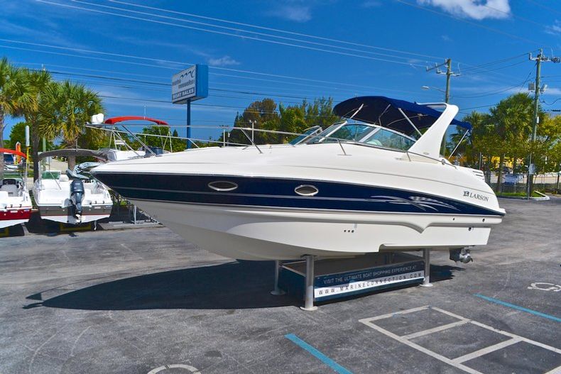 Thumbnail 12 for Used 2007 Larson 274 Cabrio Cruiser boat for sale in West Palm Beach, FL