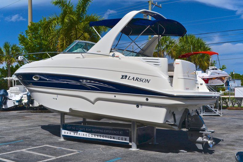 Thumbnail 14 for Used 2007 Larson 274 Cabrio Cruiser boat for sale in West Palm Beach, FL