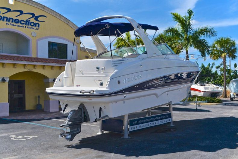 Thumbnail 16 for Used 2007 Larson 274 Cabrio Cruiser boat for sale in West Palm Beach, FL