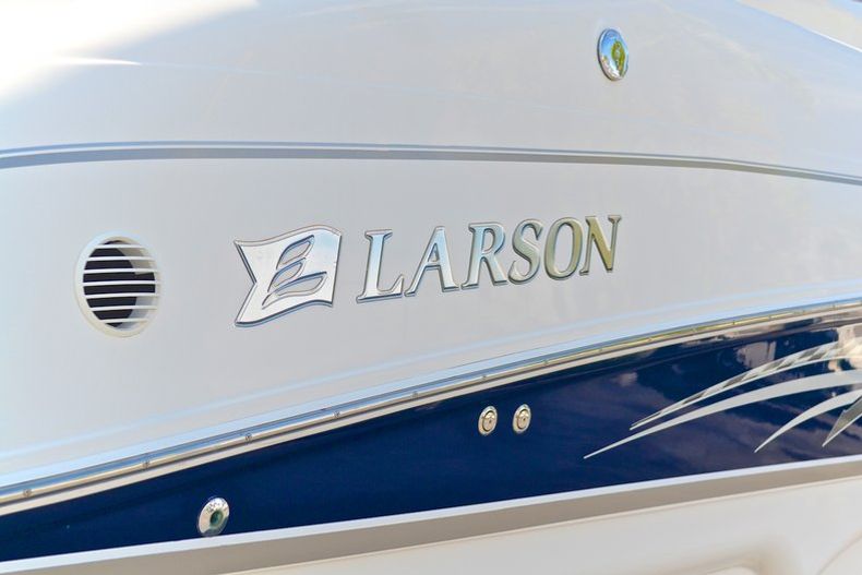 Thumbnail 17 for Used 2007 Larson 274 Cabrio Cruiser boat for sale in West Palm Beach, FL