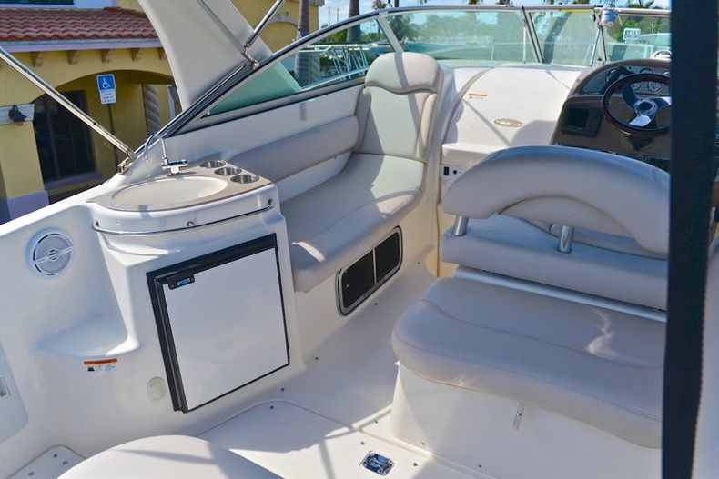 Thumbnail 34 for Used 2007 Larson 274 Cabrio Cruiser boat for sale in West Palm Beach, FL