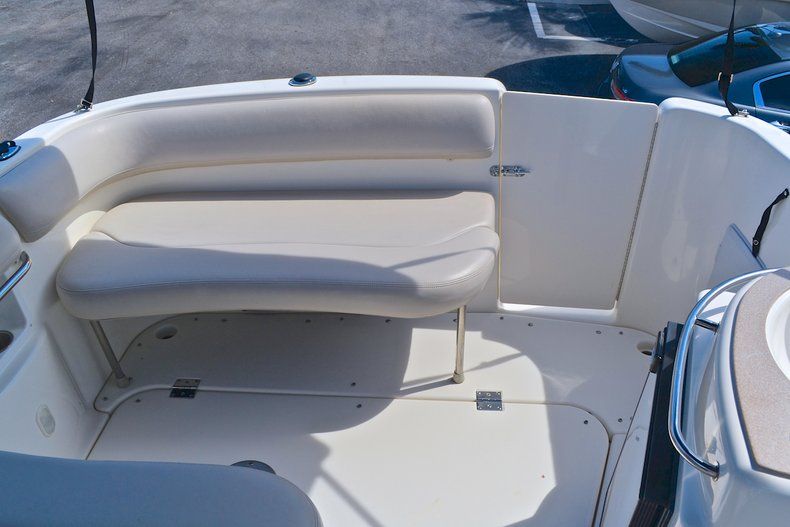 Thumbnail 36 for Used 2007 Larson 274 Cabrio Cruiser boat for sale in West Palm Beach, FL