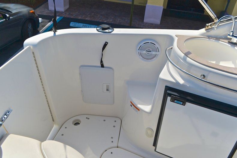 Thumbnail 40 for Used 2007 Larson 274 Cabrio Cruiser boat for sale in West Palm Beach, FL