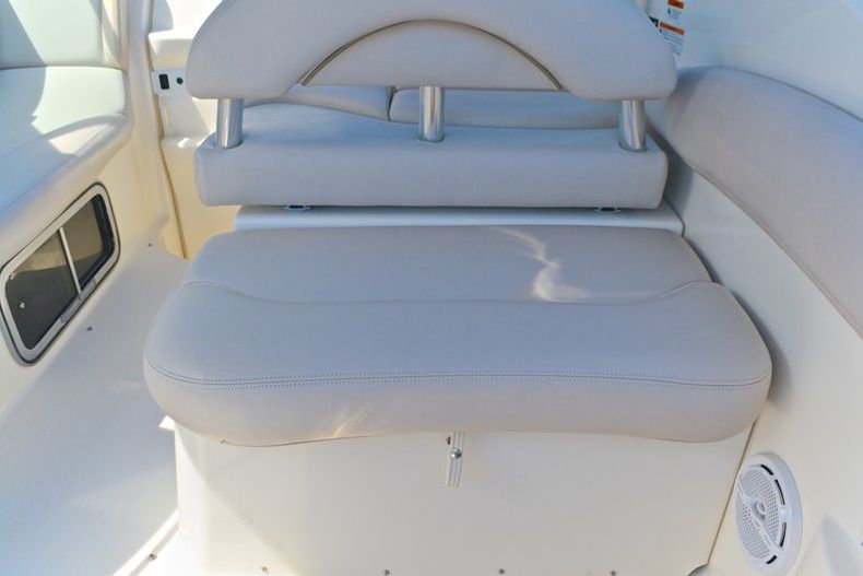Thumbnail 46 for Used 2007 Larson 274 Cabrio Cruiser boat for sale in West Palm Beach, FL